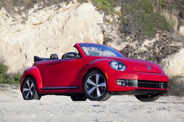 Volkswagen 2013 Beetle Convertible (11).jpg